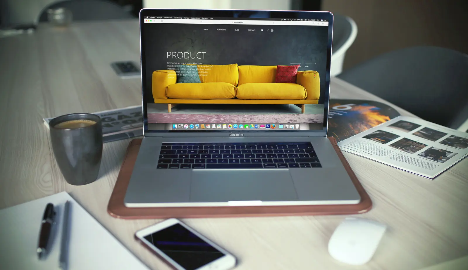 Moderne Website auf einem MacBook